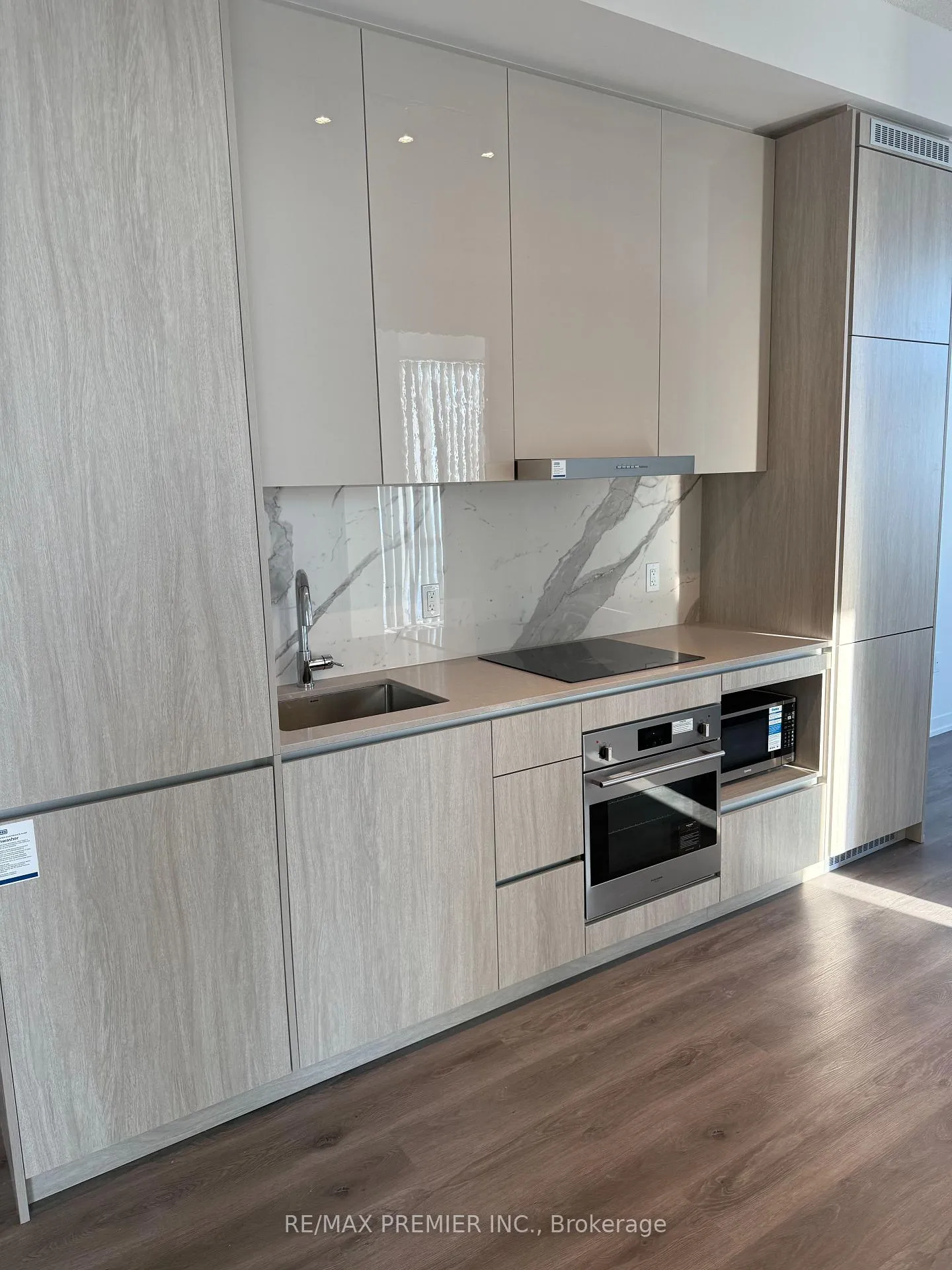 Photo 10 of Unit 4312, 28 Interchange Way, Vaughan, Vaughan Corporate Centre — HOMEH