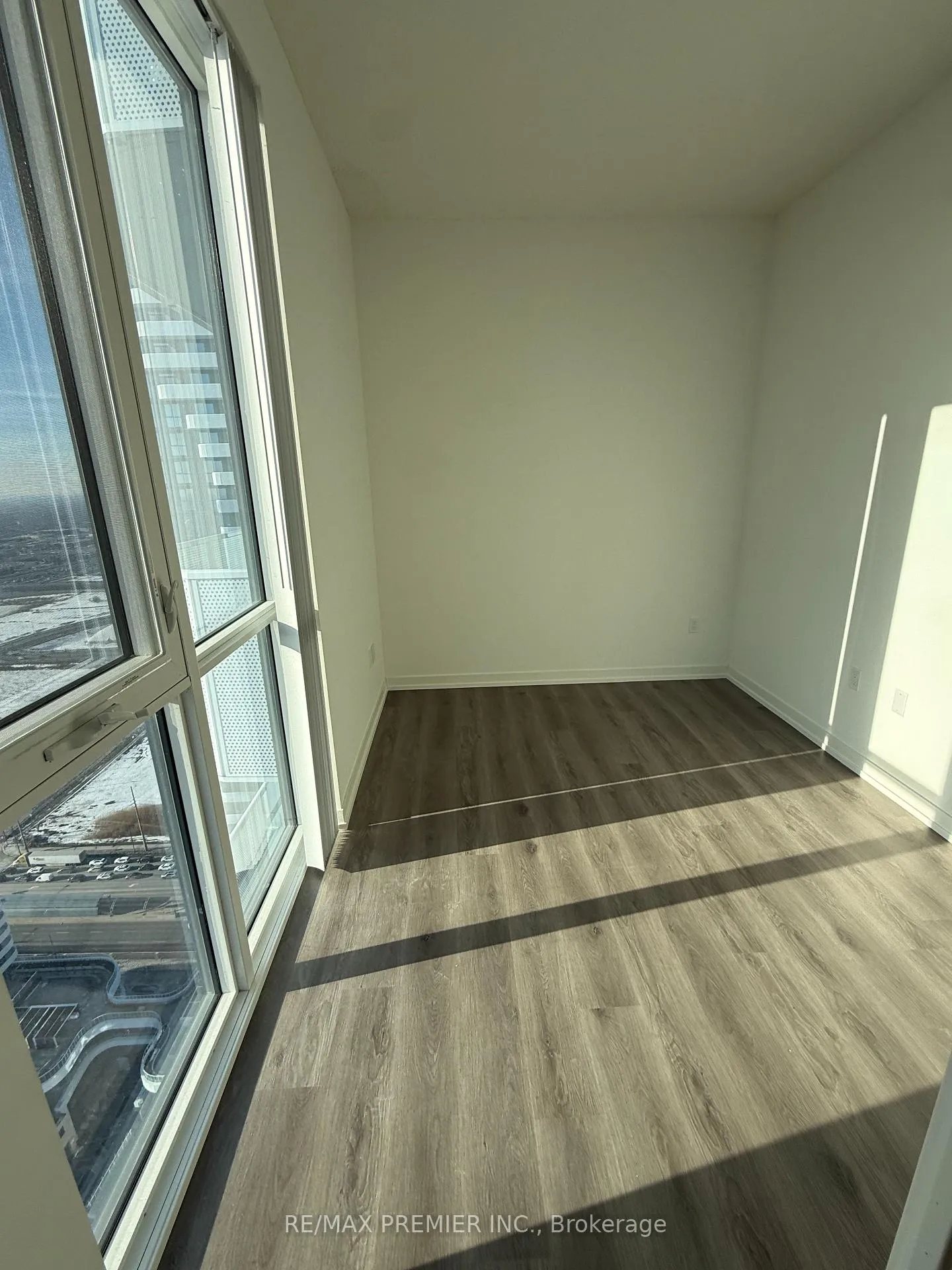 Photo 15 of Unit 4312, 28 Interchange Way, Vaughan, Vaughan Corporate Centre — HOMEH