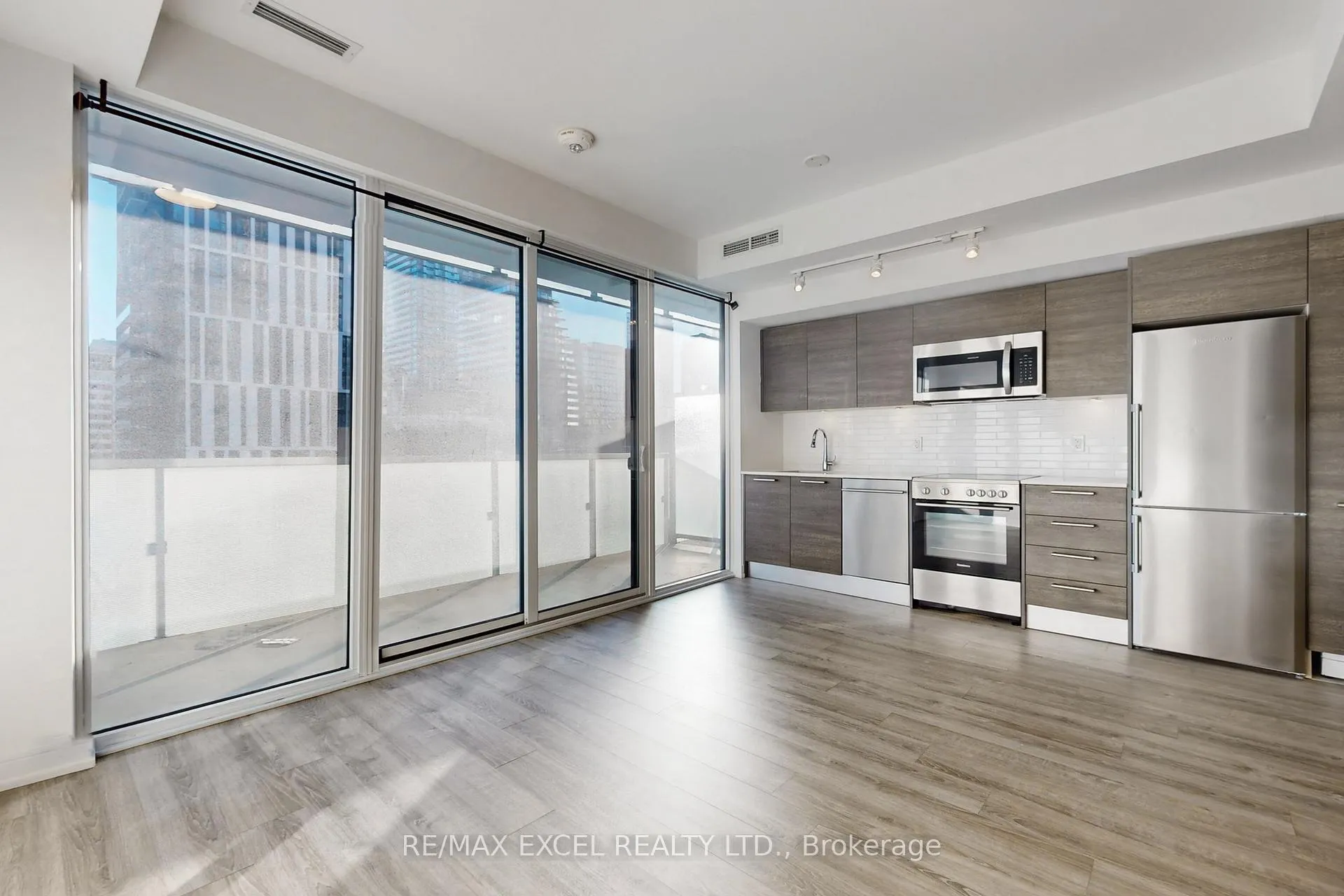 Photo 10 of Unit 703, 28 Wellesley Street E, Toronto, Church-Yonge Corridor — HOMEH