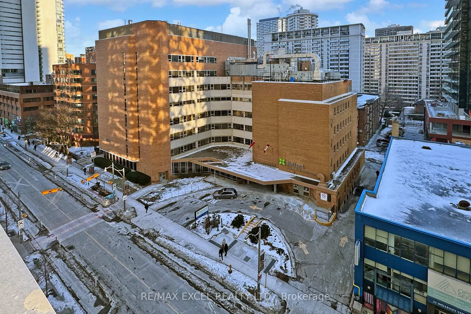 Photo 35 of Unit 703, 28 Wellesley Street E, Toronto, Church-Yonge Corridor — HOMEH