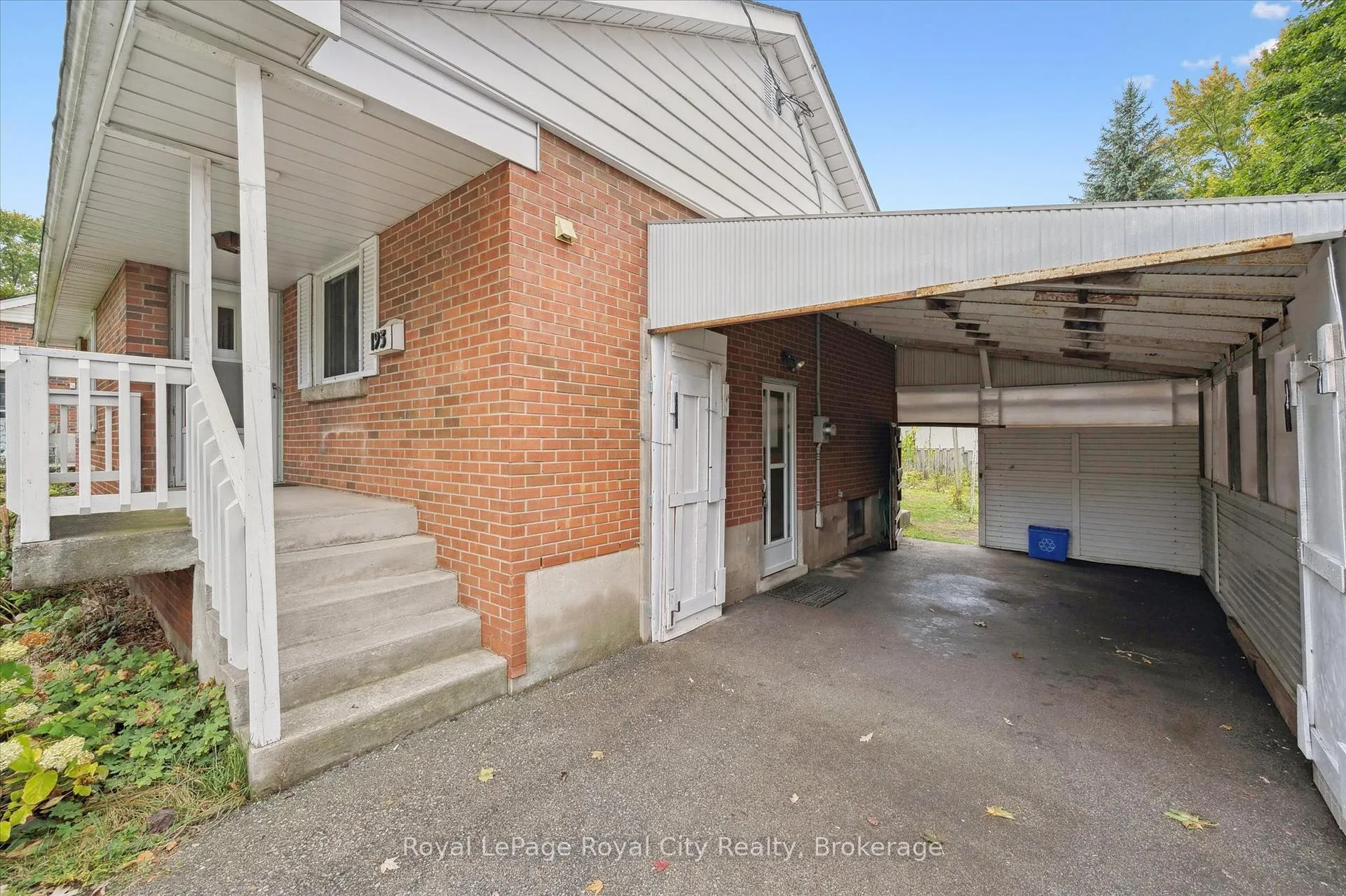 Photo 5 of 193 Edinburgh Road S, Guelph, Dovercliffe Park/Old University — HOMEH