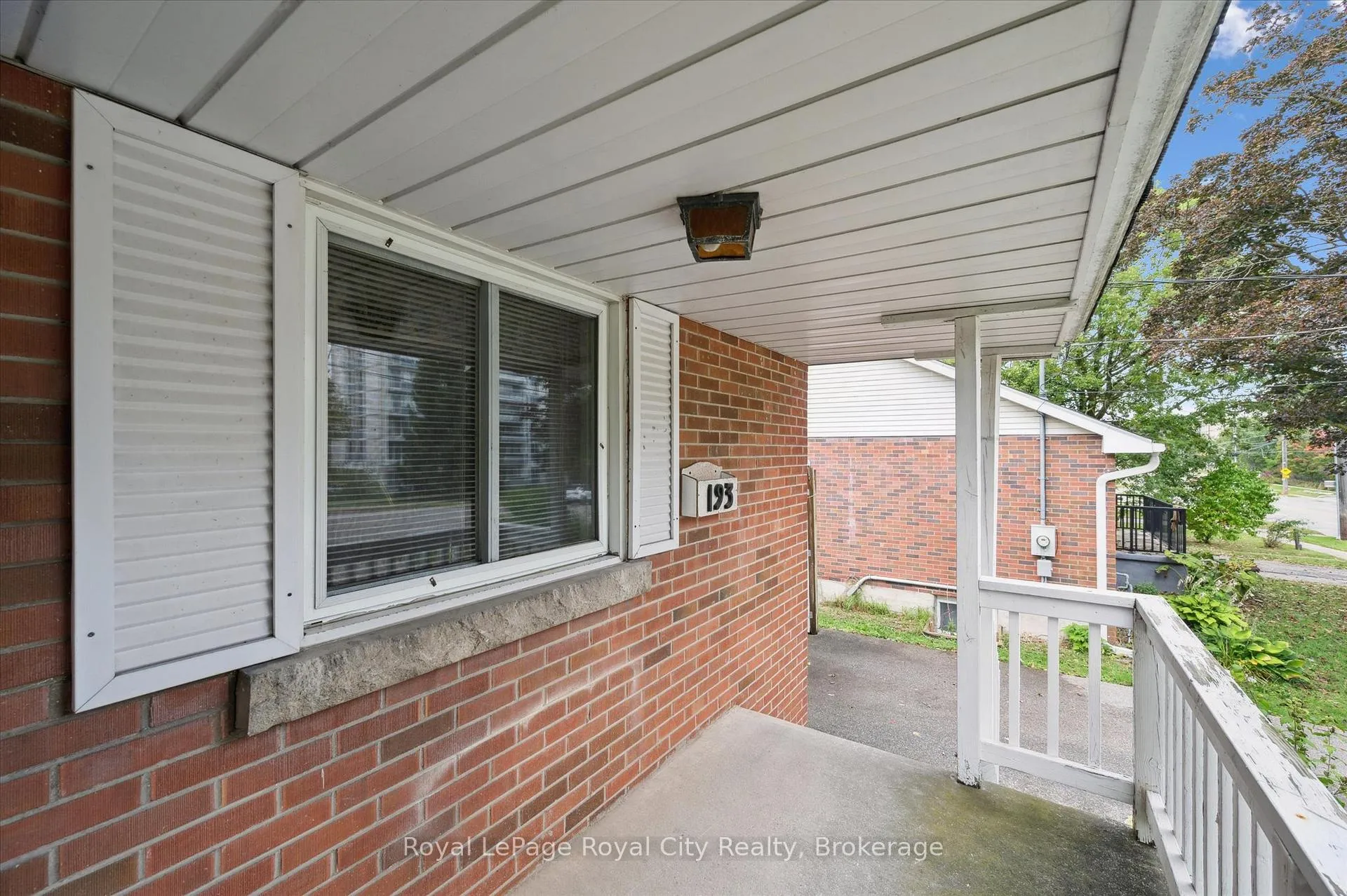 Photo 6 of 193 Edinburgh Road S, Guelph, Dovercliffe Park/Old University — HOMEH