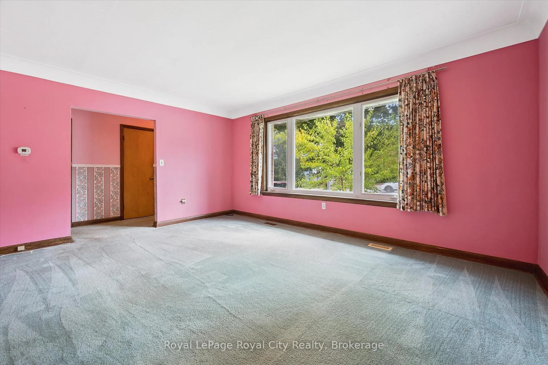 Photo 10 of 193 Edinburgh Road S, Guelph, Dovercliffe Park/Old University — HOMEH