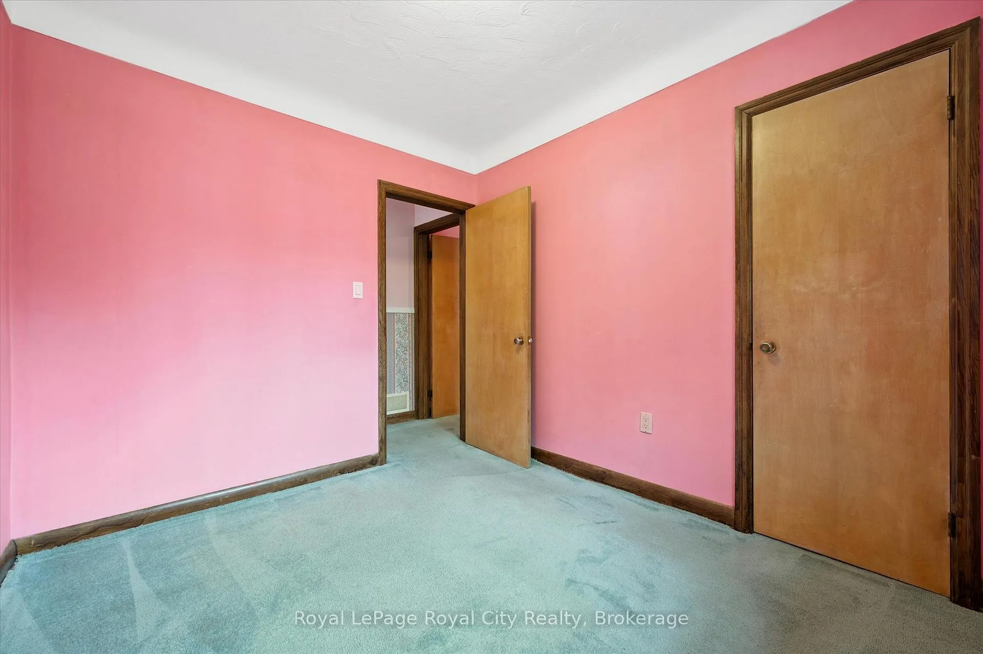 Photo 19 of 193 Edinburgh Road S, Guelph, Dovercliffe Park/Old University — HOMEH