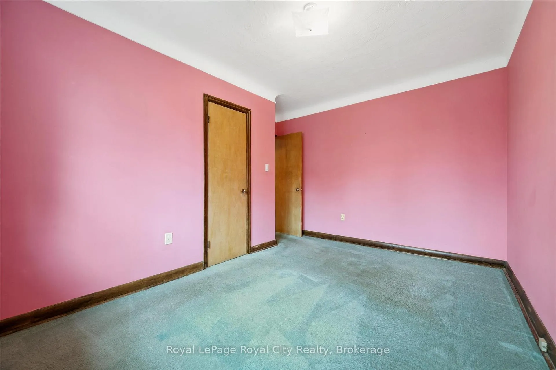 Photo 21 of 193 Edinburgh Road S, Guelph, Dovercliffe Park/Old University — HOMEH