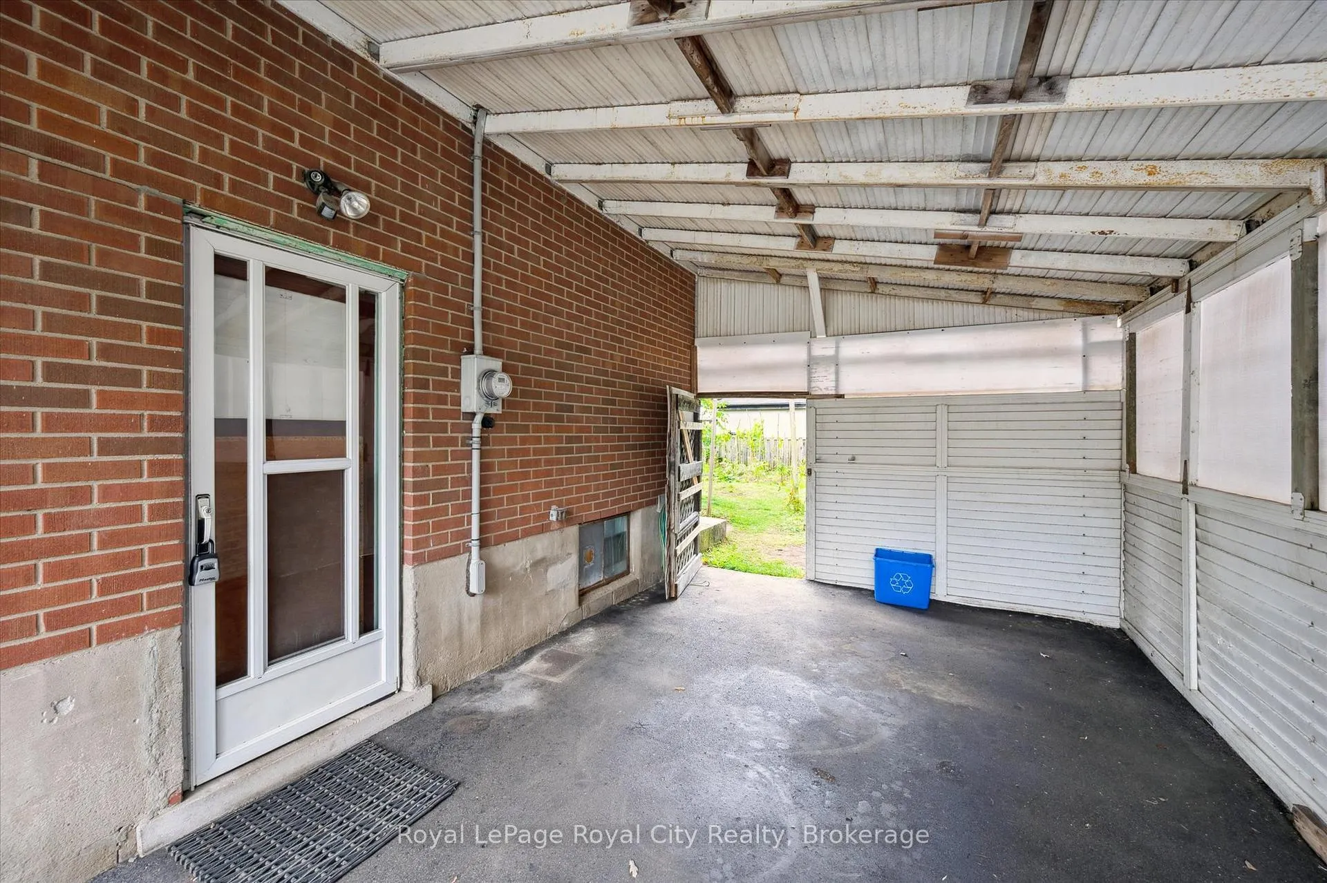 Photo 35 of 193 Edinburgh Road S, Guelph, Dovercliffe Park/Old University — HOMEH