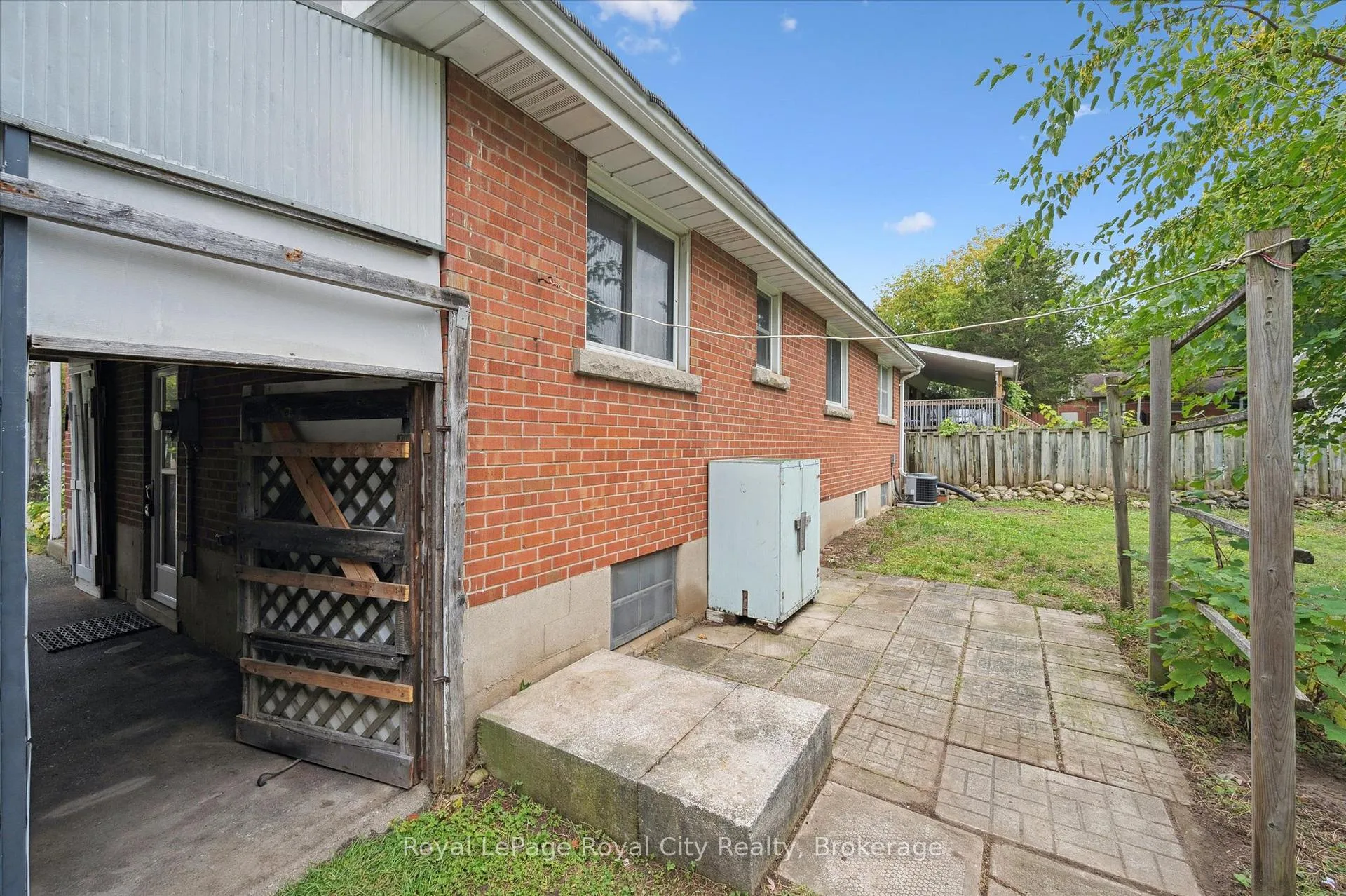 Photo 36 of 193 Edinburgh Road S, Guelph, Dovercliffe Park/Old University — HOMEH