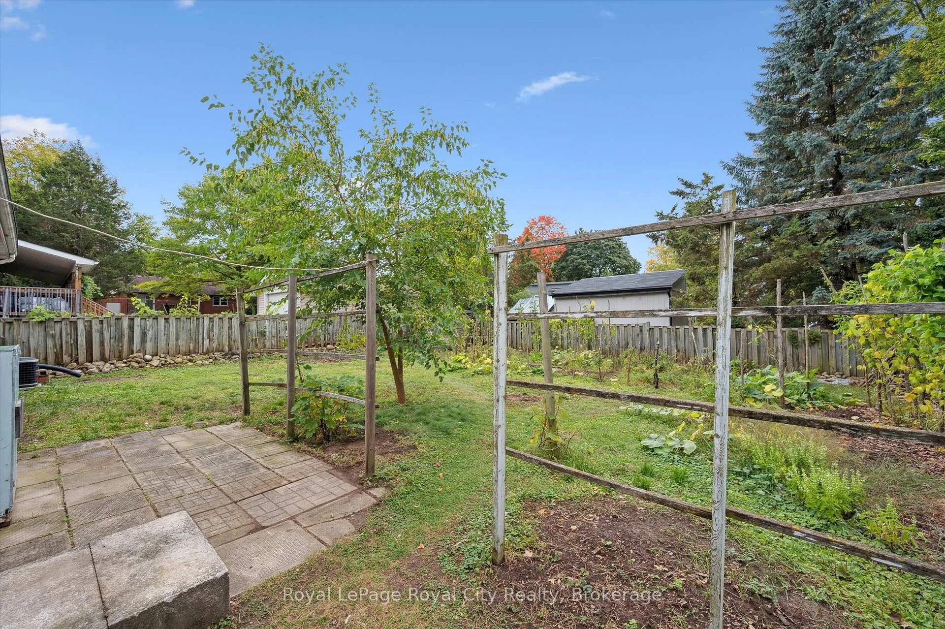 Photo 37 of 193 Edinburgh Road S, Guelph, Dovercliffe Park/Old University — HOMEH