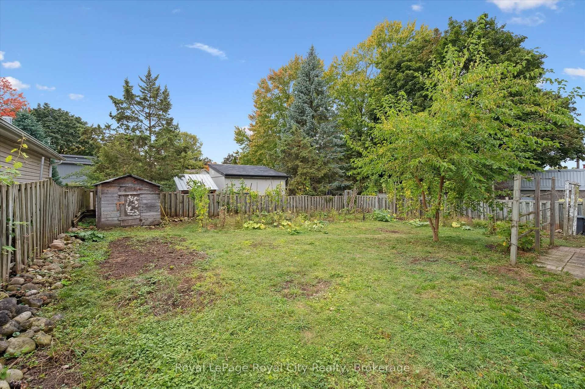 Photo 38 of 193 Edinburgh Road S, Guelph, Dovercliffe Park/Old University — HOMEH