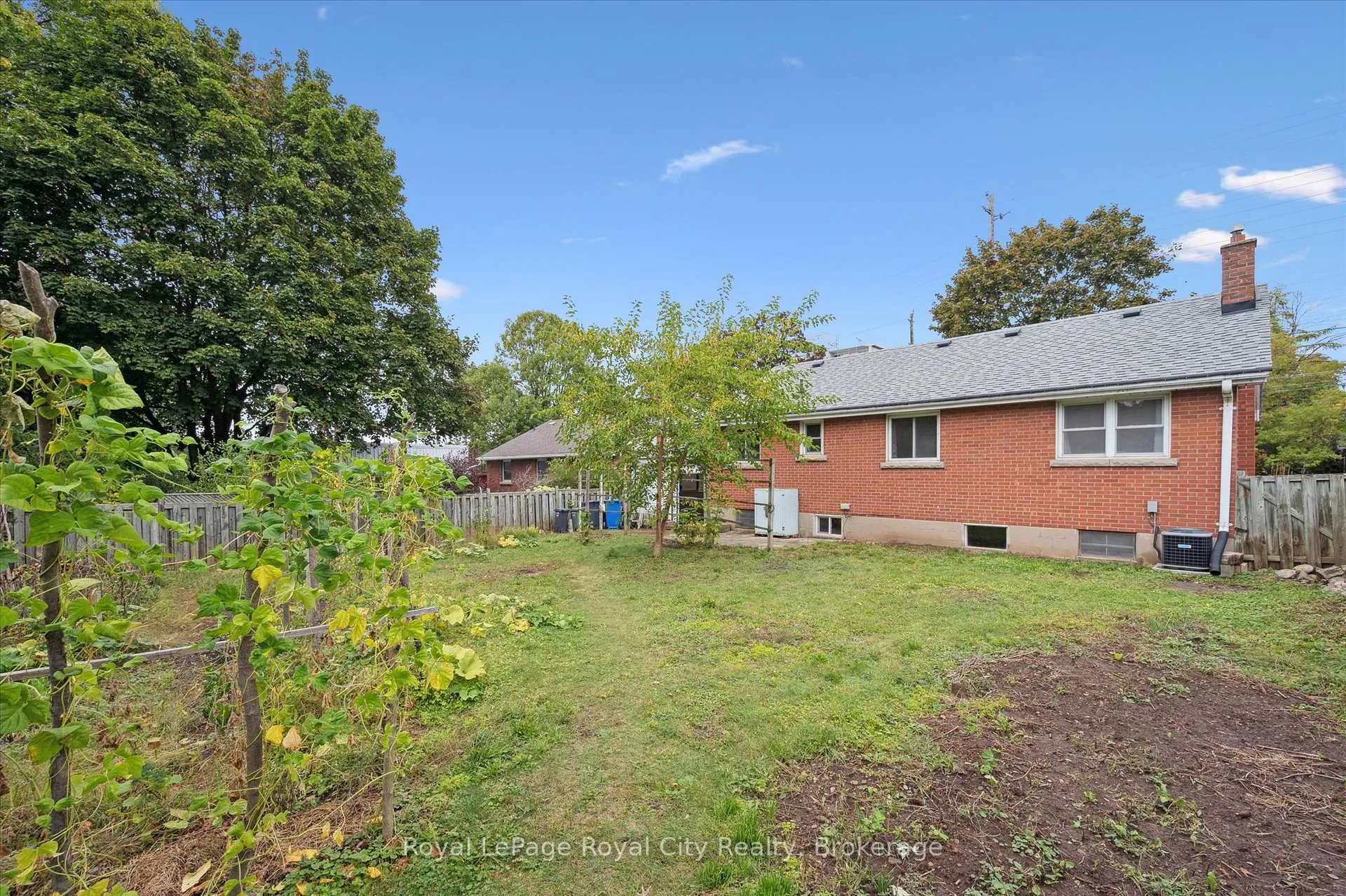 Photo 39 of 193 Edinburgh Road S, Guelph, Dovercliffe Park/Old University — HOMEH
