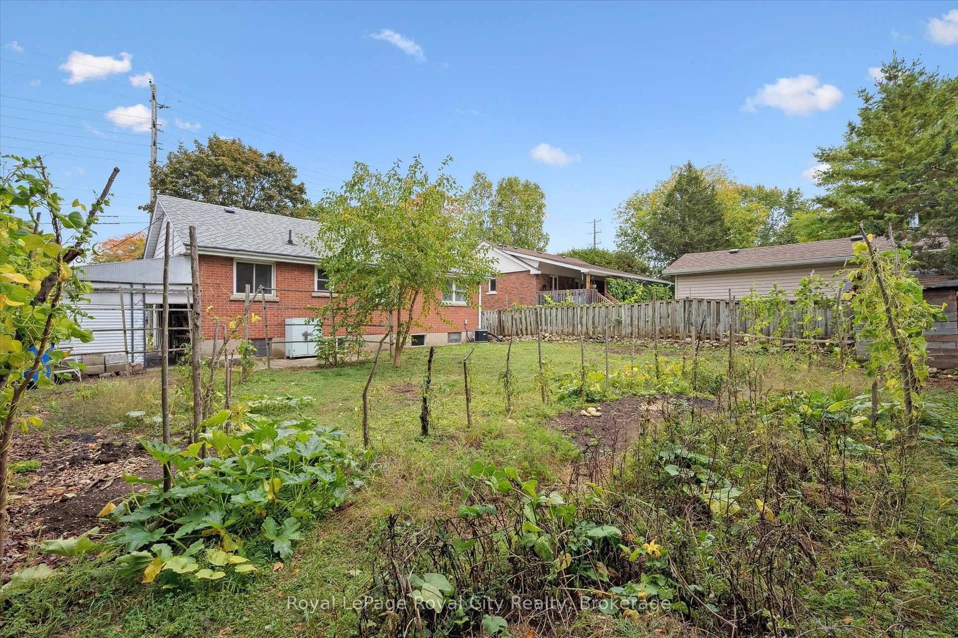 Photo 40 of 193 Edinburgh Road S, Guelph, Dovercliffe Park/Old University — HOMEH