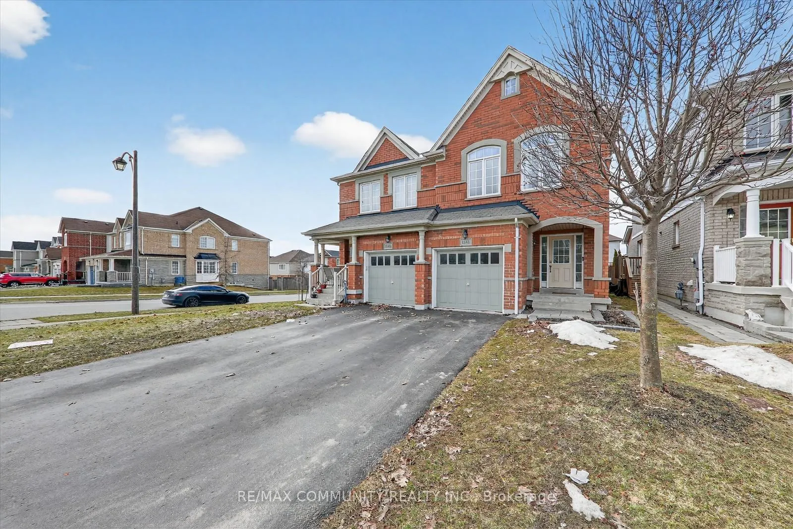Photo 4 of 1141 Schooling Drive, Oshawa, Taunton — HOMEH