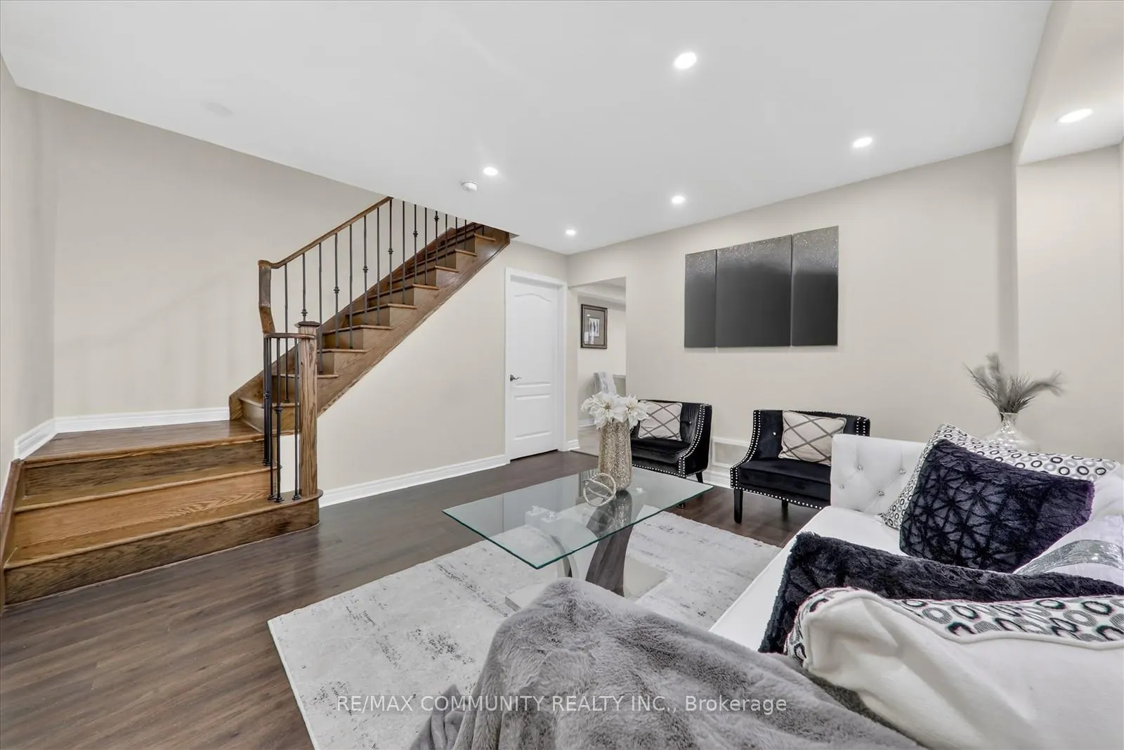 Photo 9 of 1141 Schooling Drive, Oshawa, Taunton — HOMEH