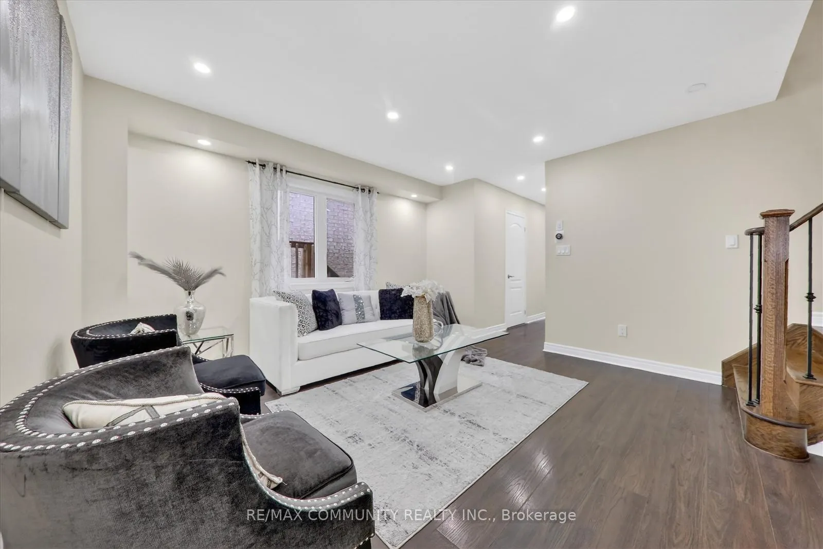 Photo 10 of 1141 Schooling Drive, Oshawa, Taunton — HOMEH