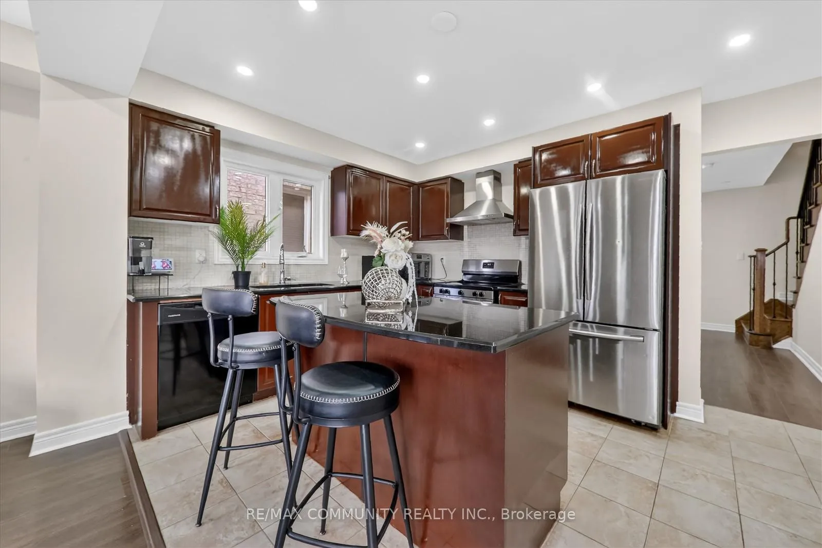 Photo 12 of 1141 Schooling Drive, Oshawa, Taunton — HOMEH
