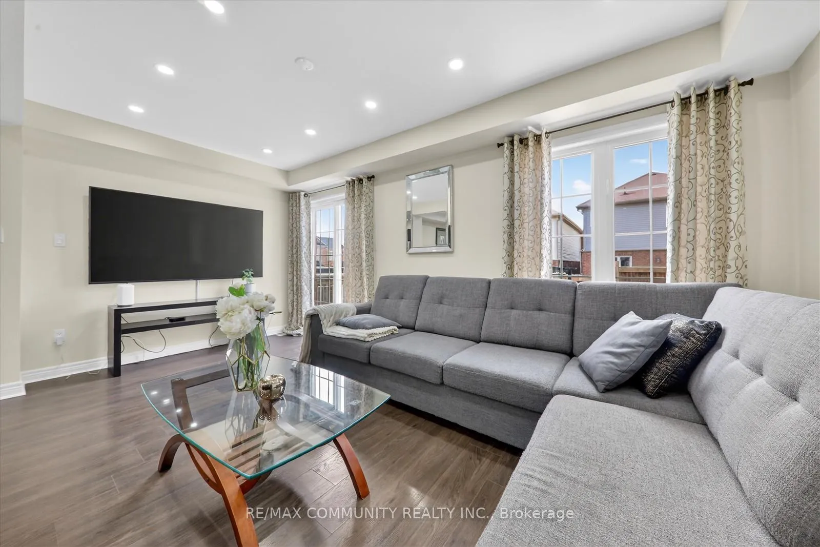 Photo 15 of 1141 Schooling Drive, Oshawa, Taunton — HOMEH