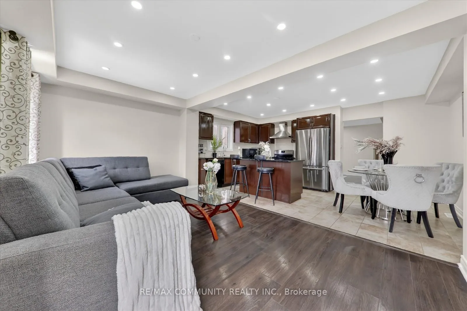 Photo 17 of 1141 Schooling Drive, Oshawa, Taunton — HOMEH