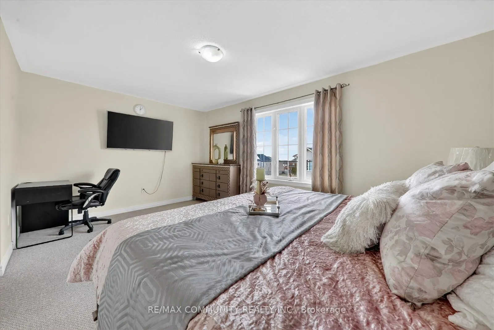Photo 21 of 1141 Schooling Drive, Oshawa, Taunton — HOMEH