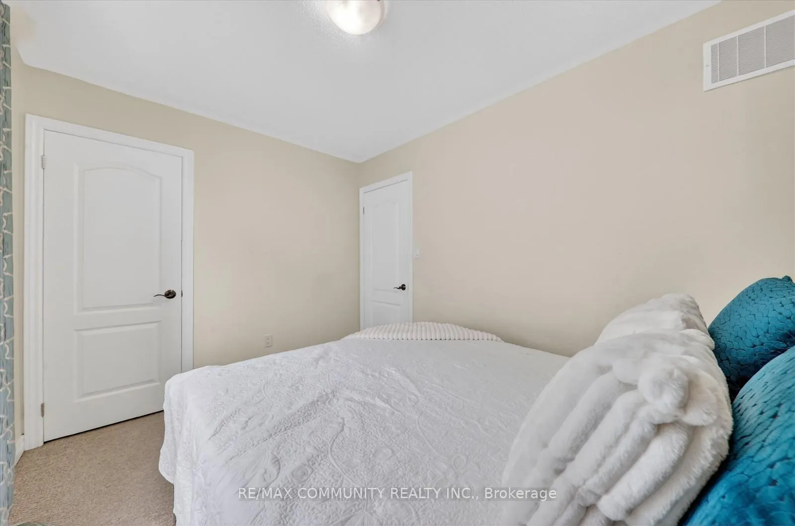 Photo 25 of 1141 Schooling Drive, Oshawa, Taunton — HOMEH