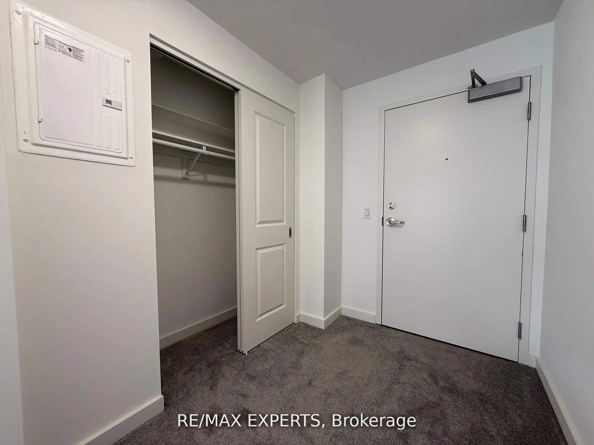 Photo 3 of Unit 403, 45 Connaught Avenue, Toronto, Greenwood-Coxwell — HOMEH