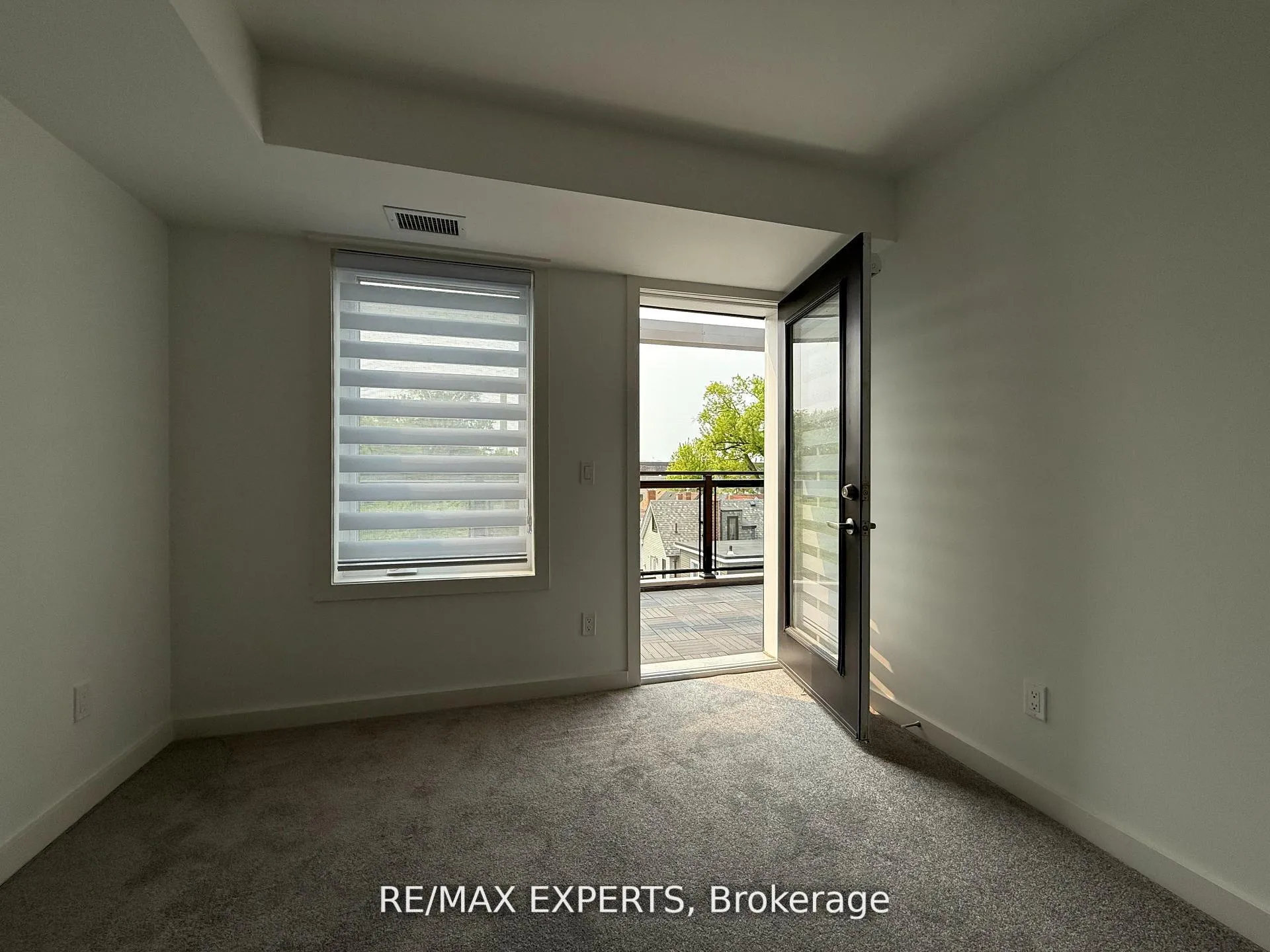 Photo 6 of Unit 403, 45 Connaught Avenue, Toronto, Greenwood-Coxwell — HOMEH