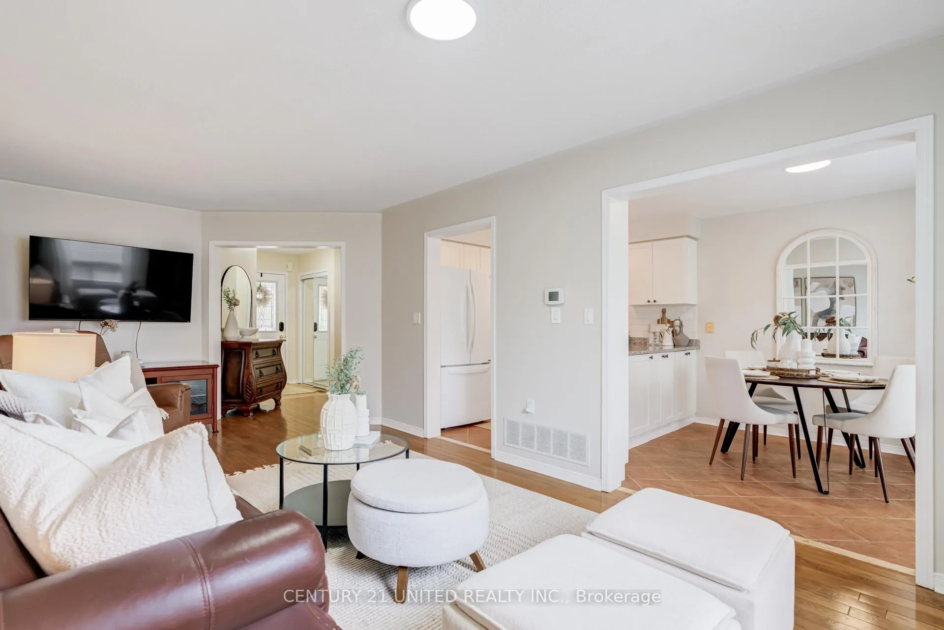 Photo 12 of 67 Ault Crescent, Whitby, Brooklin — HOMEH