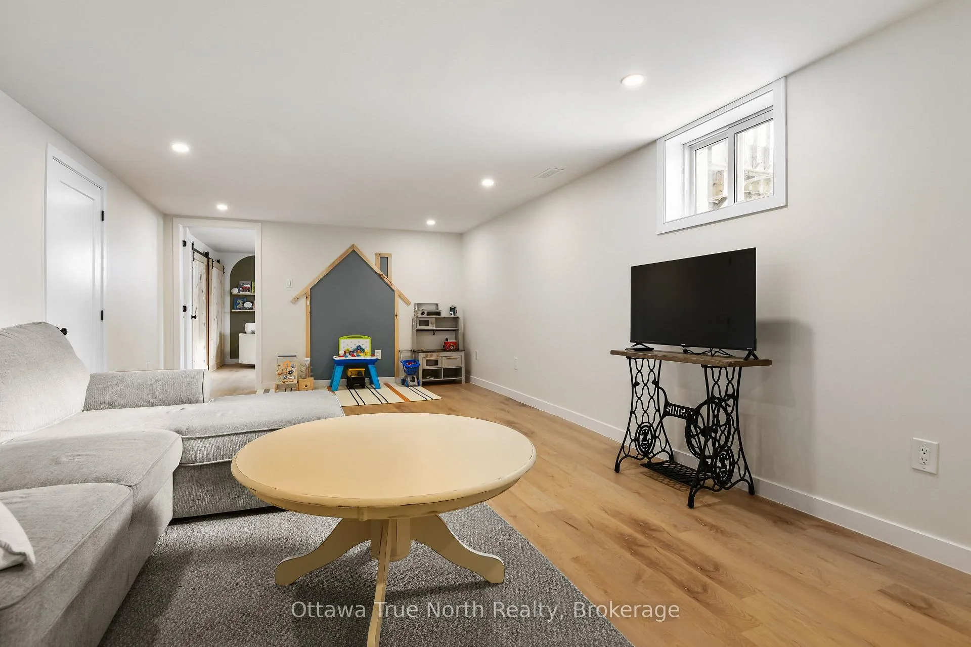 Photo 21 of 1168 Stevenson Drive, McNab/Braeside, Mcnab/Braeside Twps — HOMEH