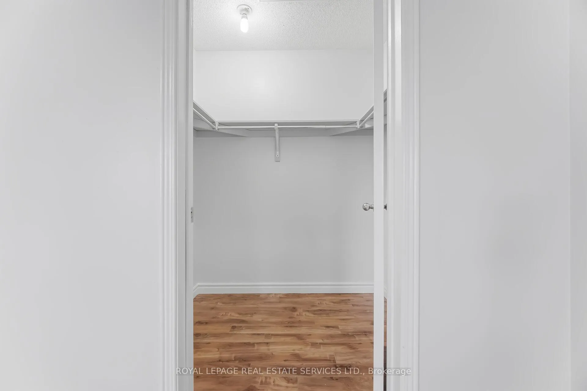Photo 16 of 20 Dells Crescent, Brampton, Fletcher's Meadow — HOMEH