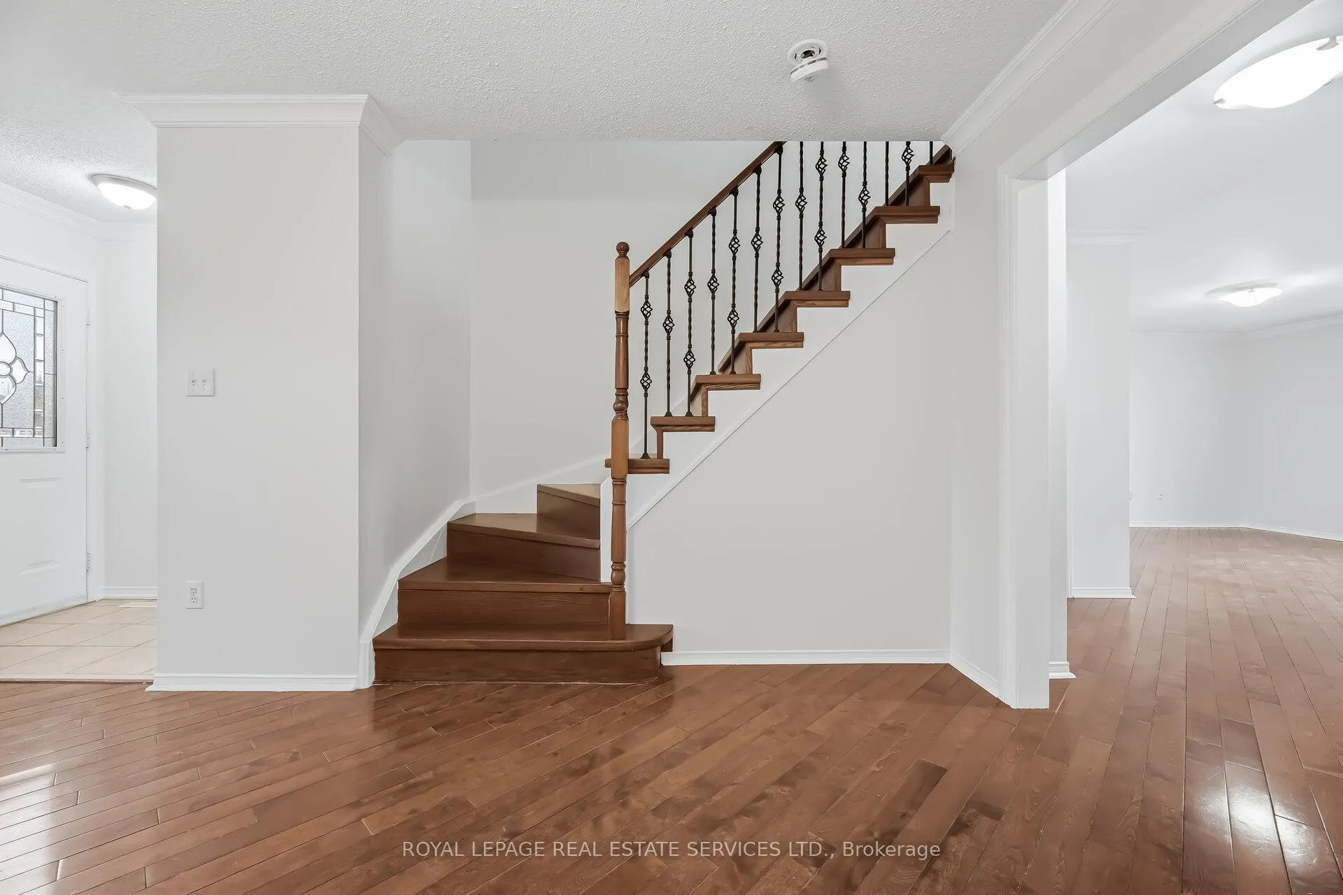 Photo 23 of 20 Dells Crescent, Brampton, Fletcher's Meadow — HOMEH