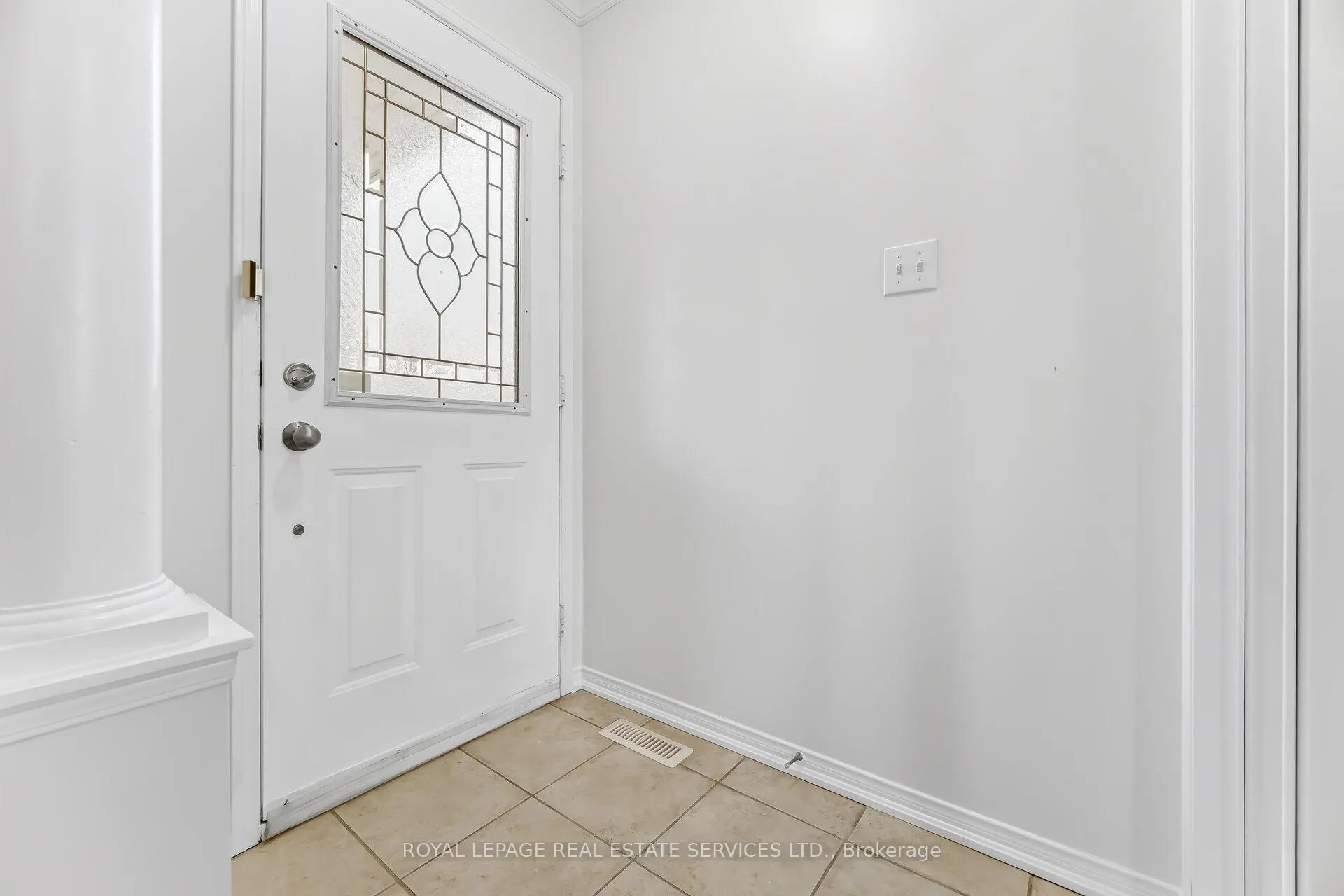 Photo 24 of 20 Dells Crescent, Brampton, Fletcher's Meadow — HOMEH