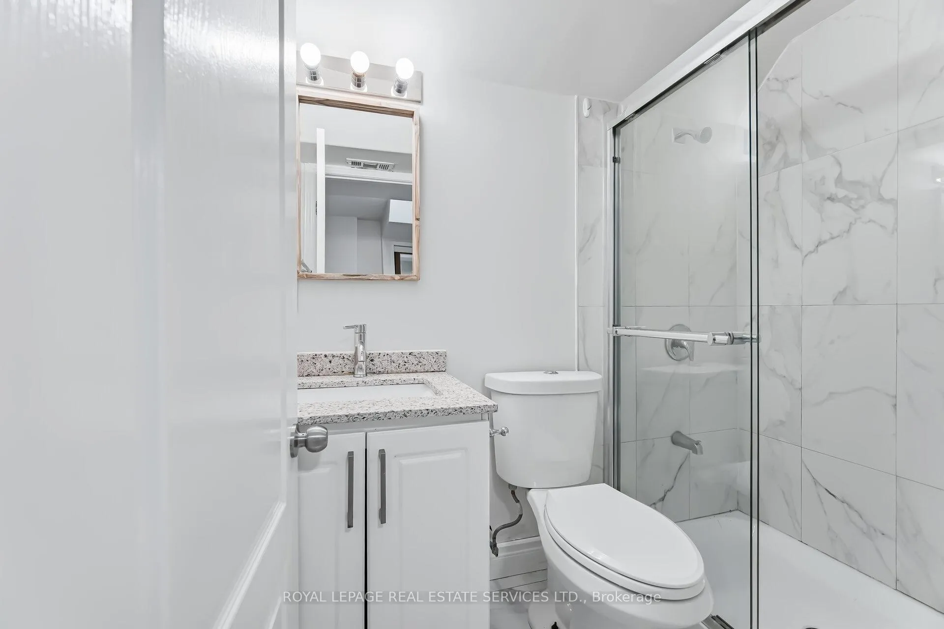 Photo 32 of 20 Dells Crescent, Brampton, Fletcher's Meadow — HOMEH