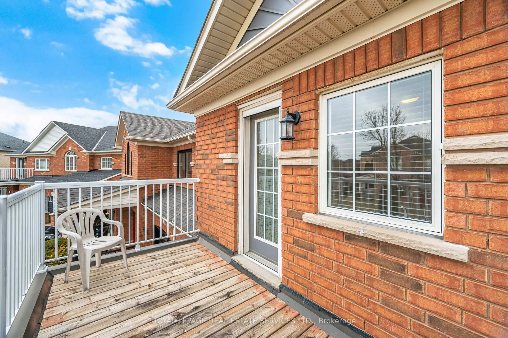 Photo 35 of 20 Dells Crescent, Brampton, Fletcher's Meadow — HOMEH