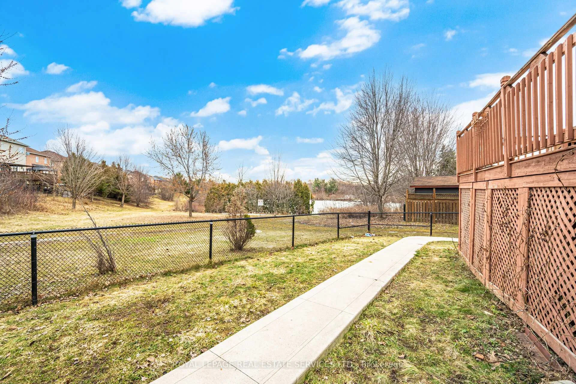 Photo 38 of 20 Dells Crescent, Brampton, Fletcher's Meadow — HOMEH