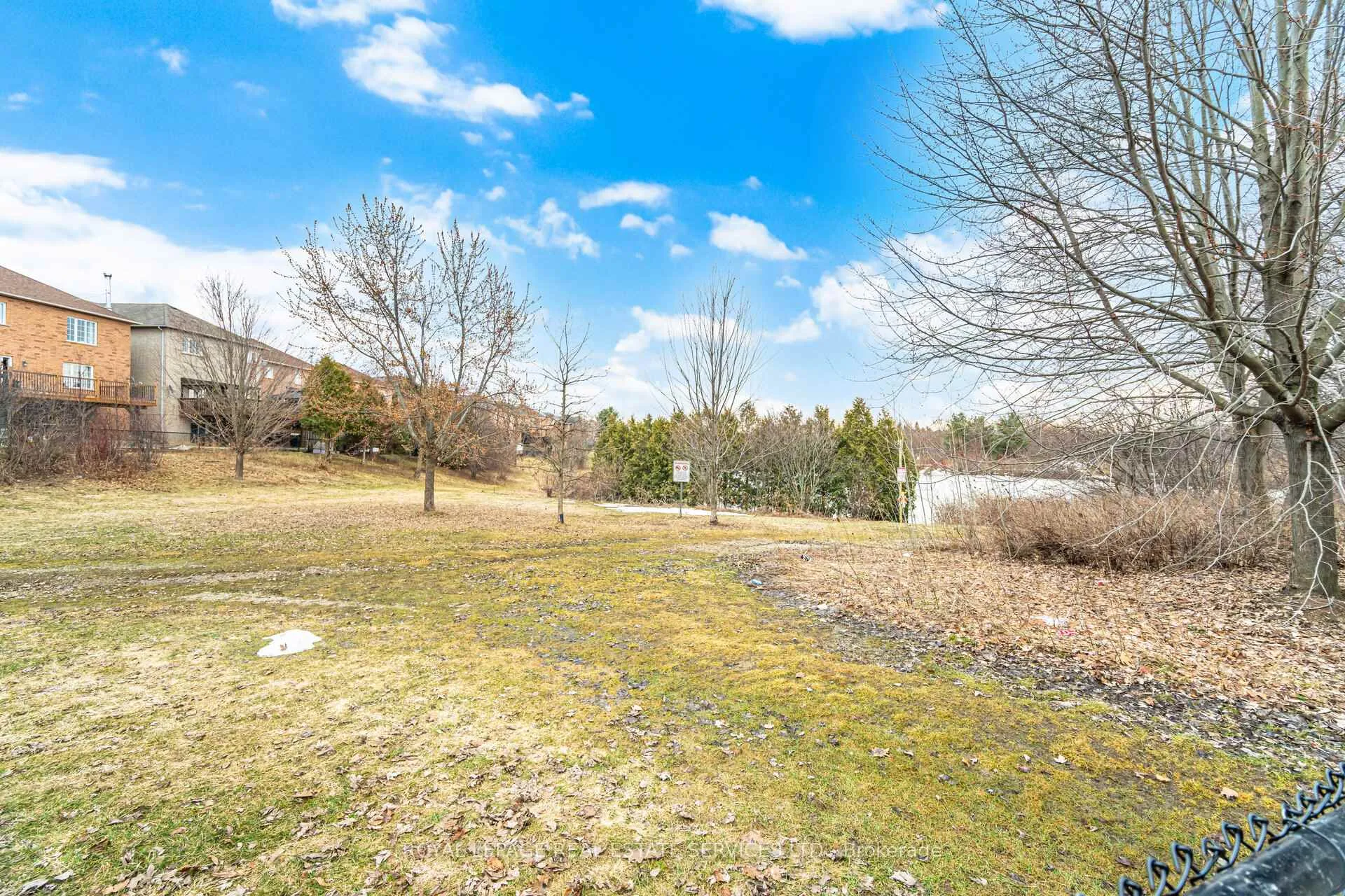Photo 40 of 20 Dells Crescent, Brampton, Fletcher's Meadow — HOMEH