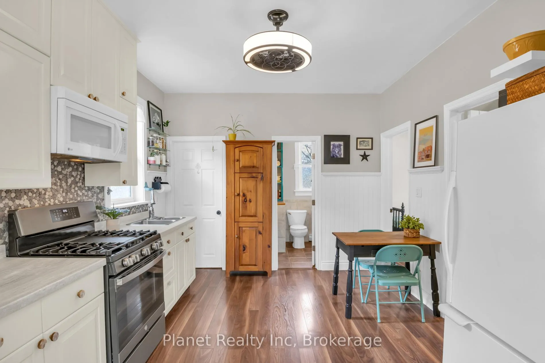 Photo 10 of 214 Ferguson Street, Guelph, St. Patrick's Ward — HOMEH