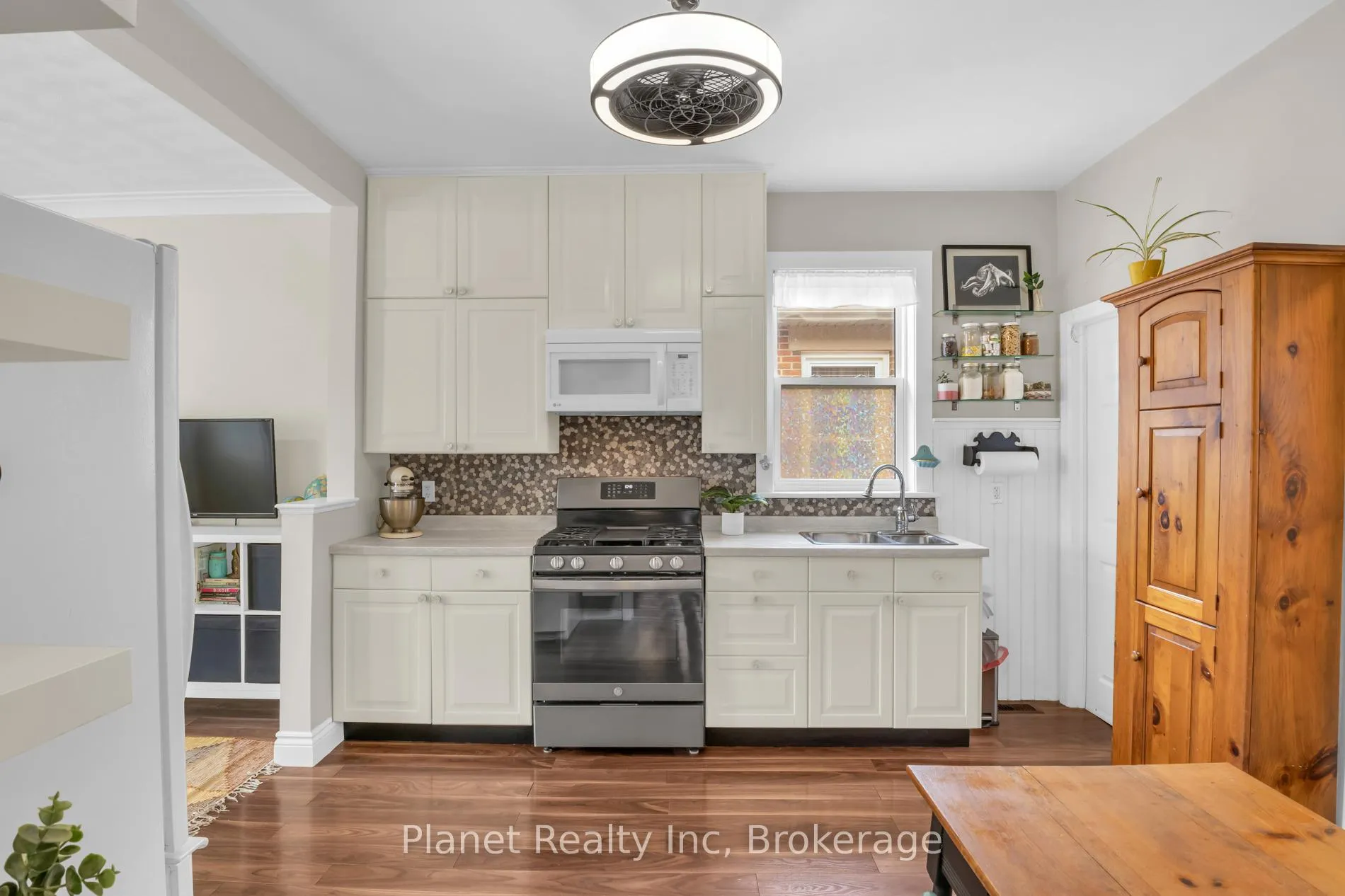 Photo 11 of 214 Ferguson Street, Guelph, St. Patrick's Ward — HOMEH