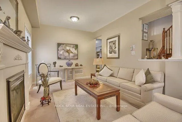 Photo 2 of 33 Chetholme Place, Halton Hills, Georgetown — HOMEH