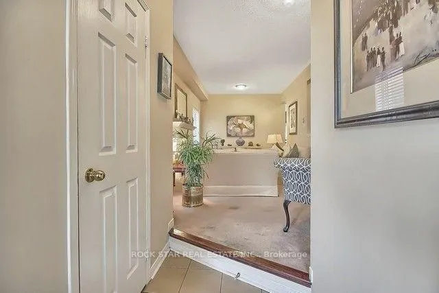 Photo 6 of 33 Chetholme Place, Halton Hills, Georgetown — HOMEH