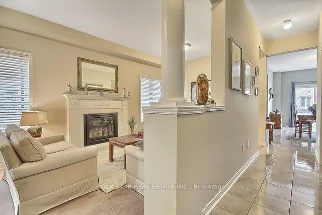 Photo 10 of 33 Chetholme Place, Halton Hills, Georgetown — HOMEH