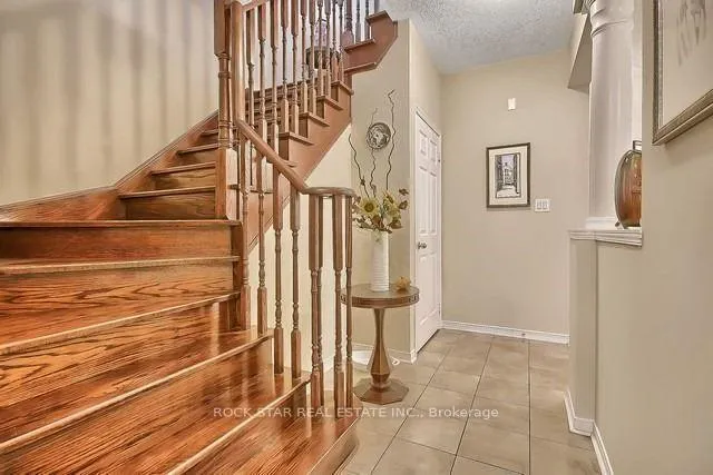 Photo 11 of 33 Chetholme Place, Halton Hills, Georgetown — HOMEH