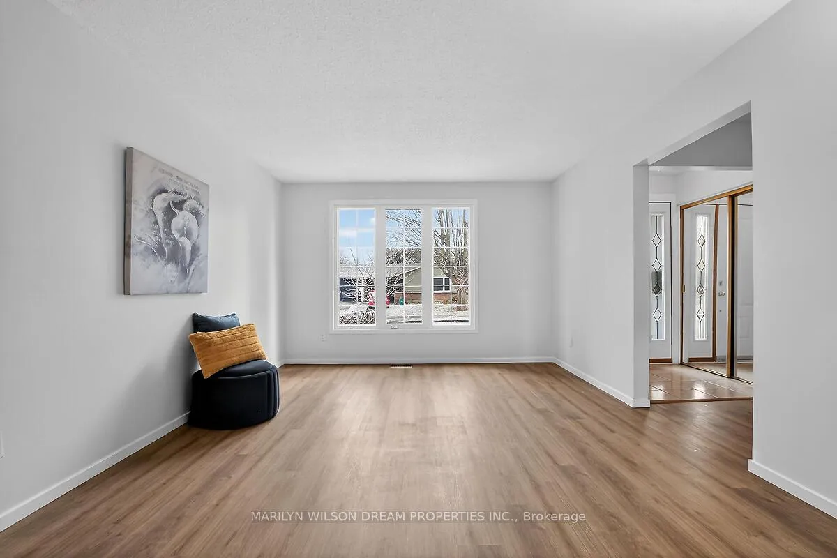 Photo 2 of 1377 Cahill Drive, Ottawa, South Keys — HOMEH