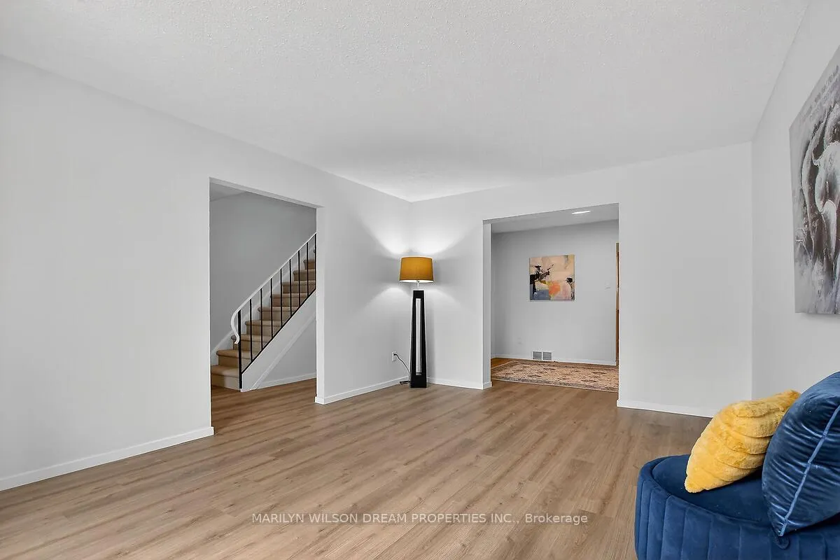 Photo 5 of 1377 Cahill Drive, Ottawa, South Keys — HOMEH