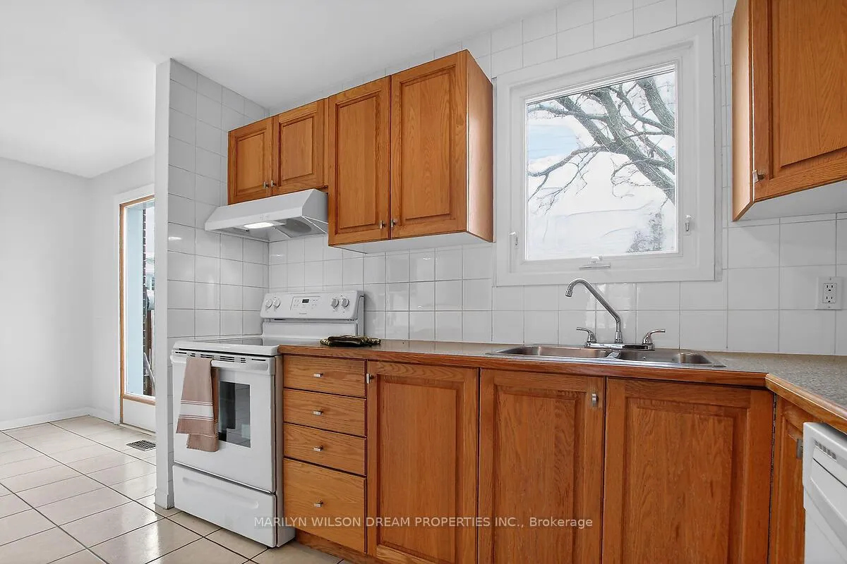 Photo 9 of 1377 Cahill Drive, Ottawa, South Keys — HOMEH