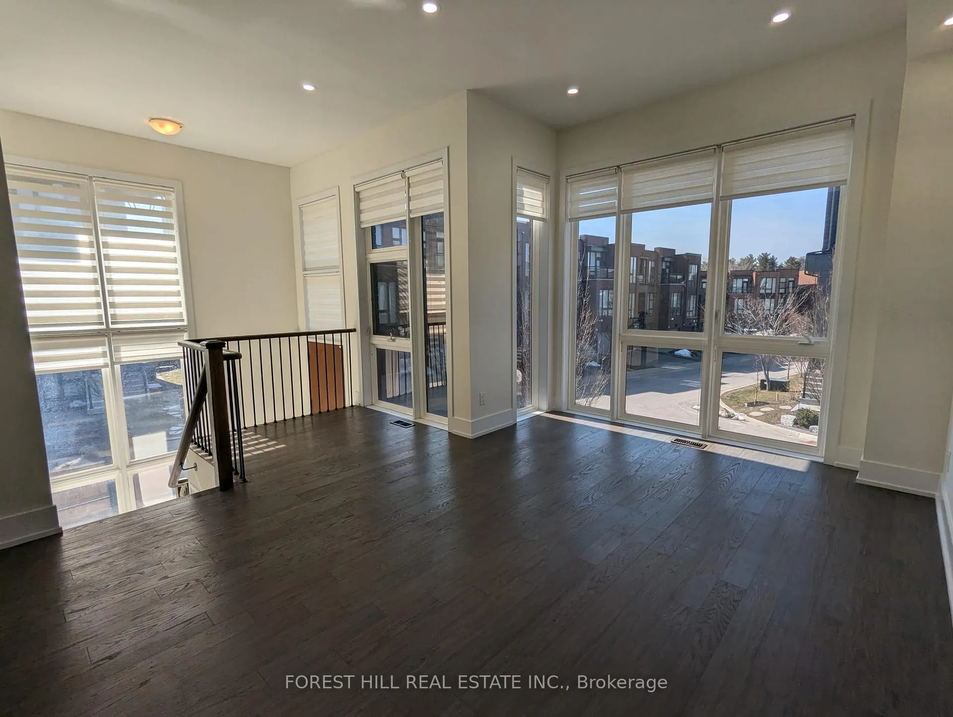 Photo 4 of 1 Sable Road, Vaughan, Patterson — HOMEH