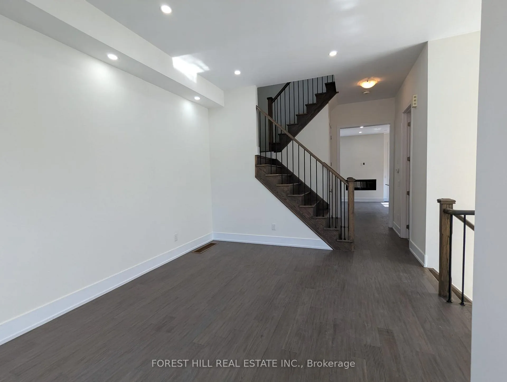 Photo 6 of 1 Sable Road, Vaughan, Patterson — HOMEH