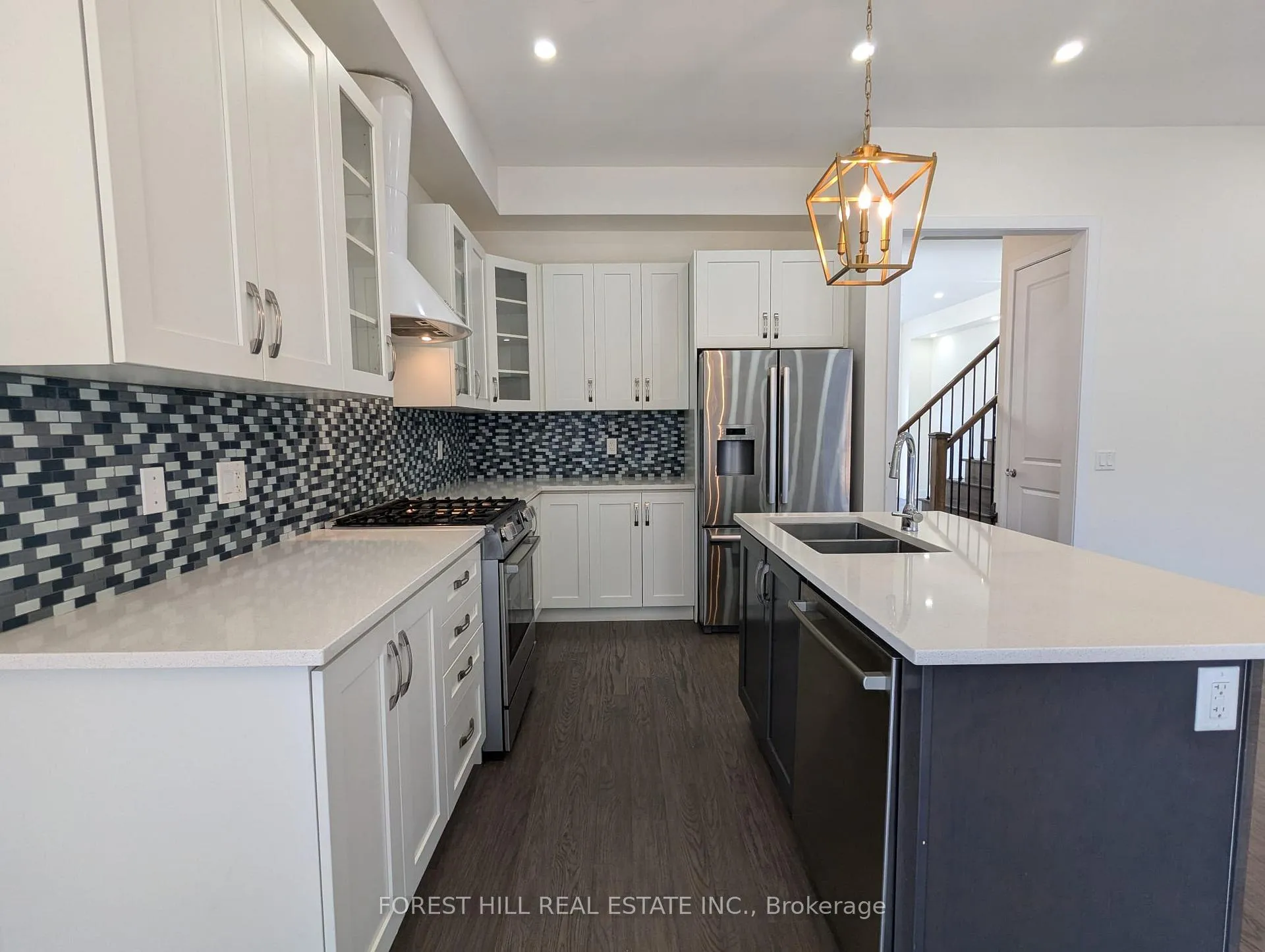Photo 10 of 1 Sable Road, Vaughan, Patterson — HOMEH