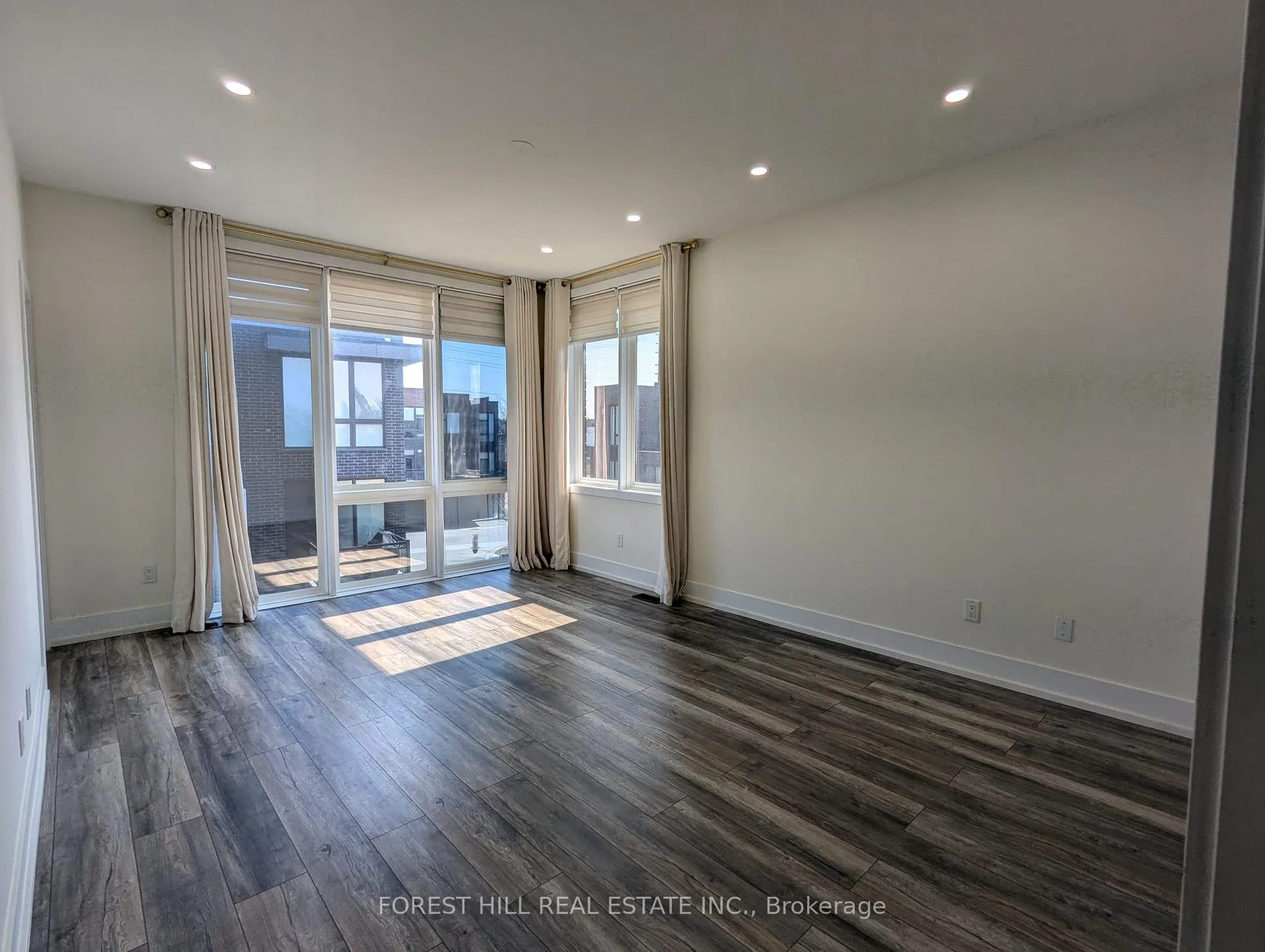 Photo 19 of 1 Sable Road, Vaughan, Patterson — HOMEH