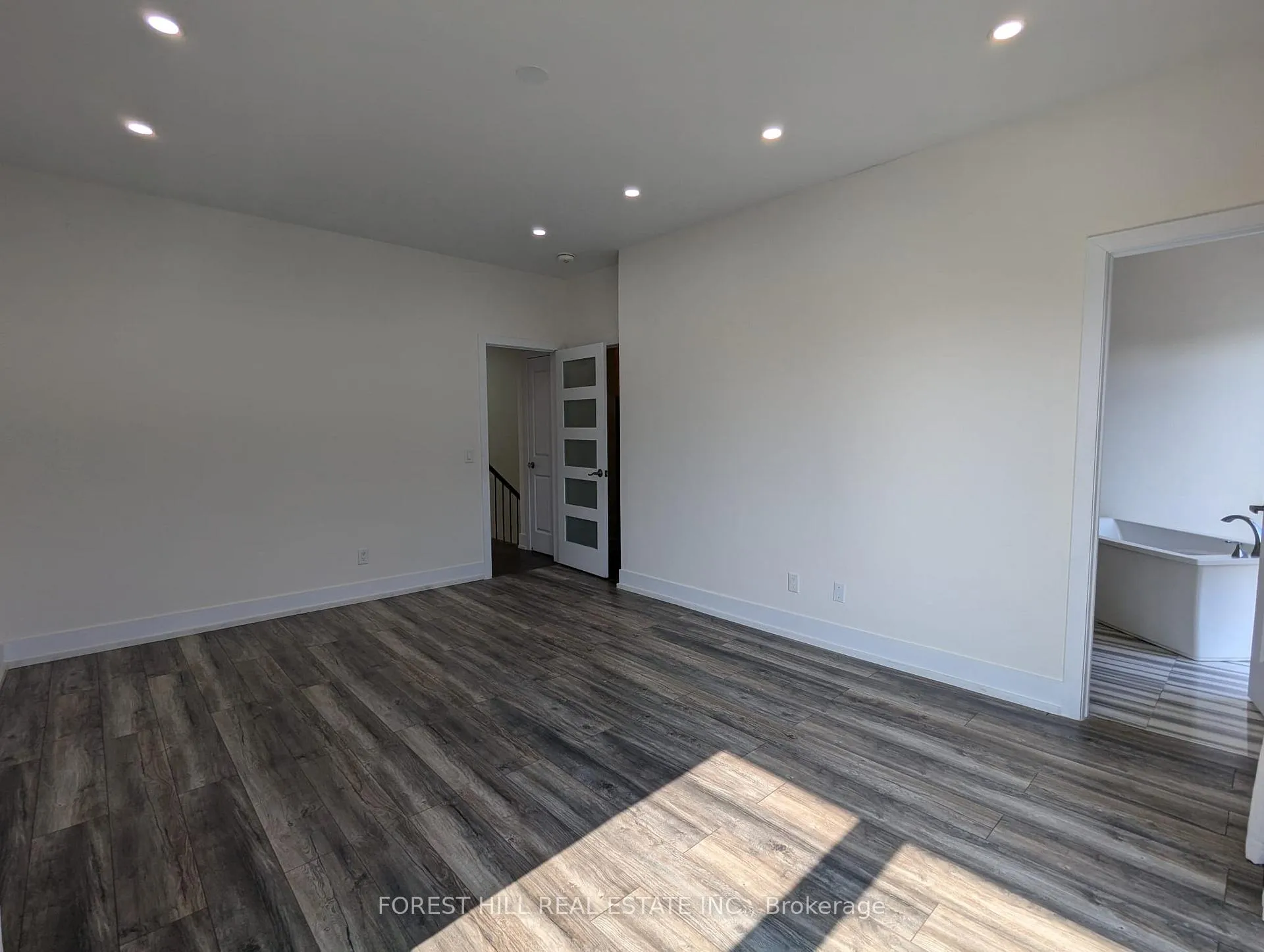 Photo 20 of 1 Sable Road, Vaughan, Patterson — HOMEH