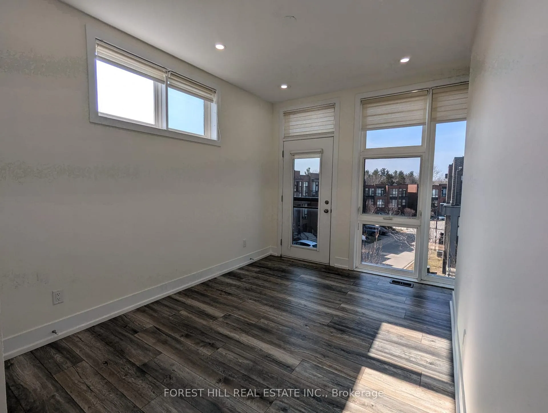 Photo 26 of 1 Sable Road, Vaughan, Patterson — HOMEH