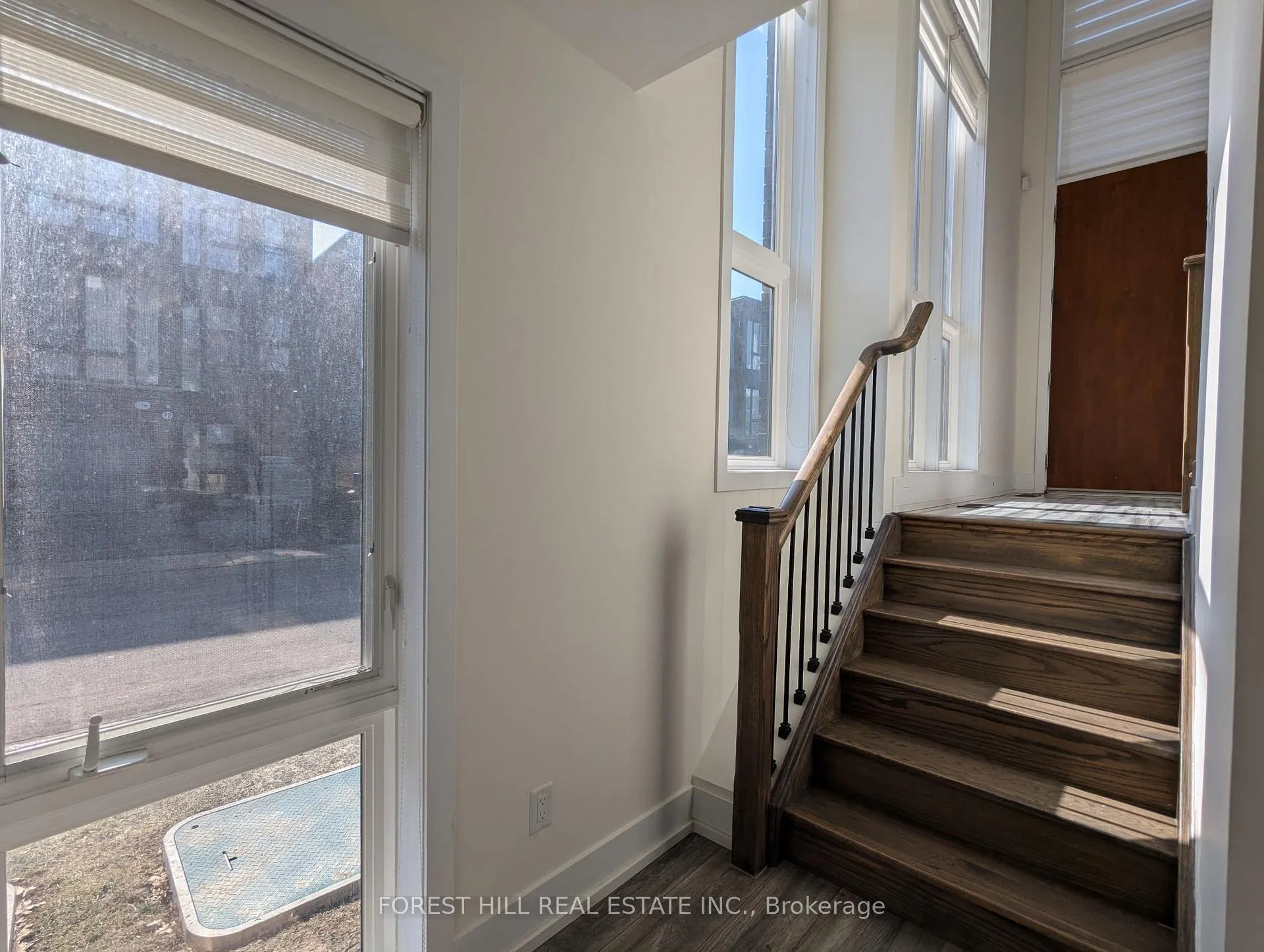 Photo 28 of 1 Sable Road, Vaughan, Patterson — HOMEH